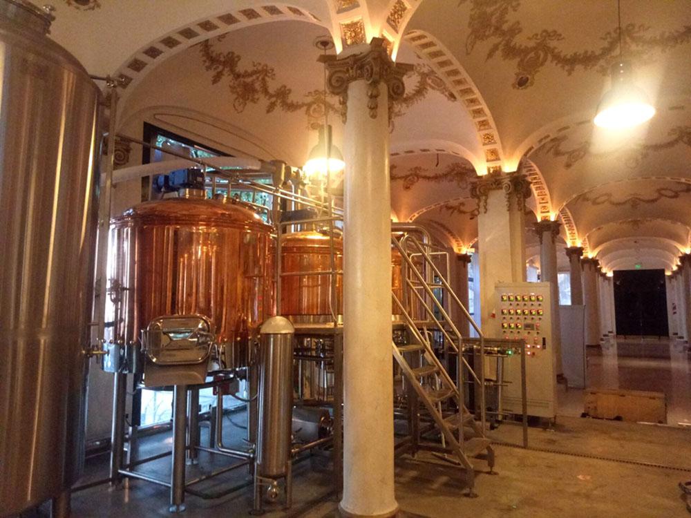 <b>15BBL Copper brewhouse</b>